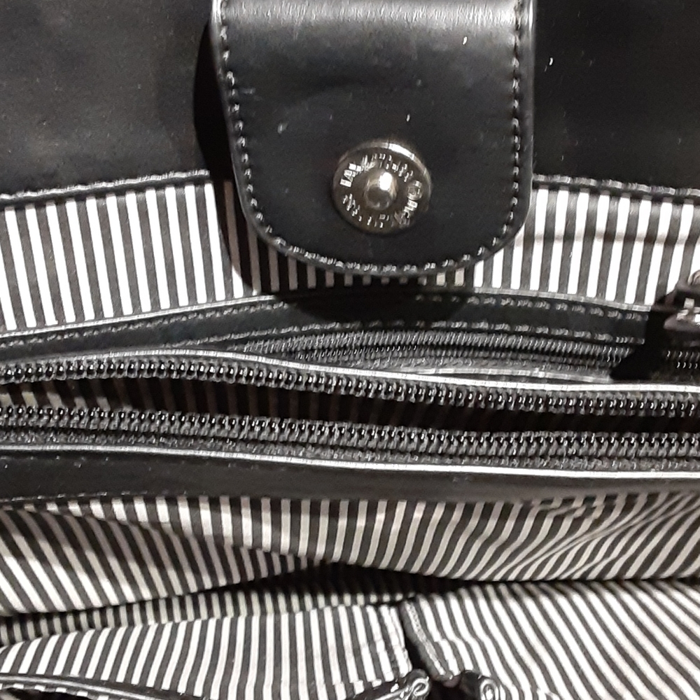 Nine West Leather Purse💥Flash Sale 💥 - Picture 5 of 11